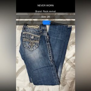 Never worn, asking for $68 in very good condition any questions just let me know